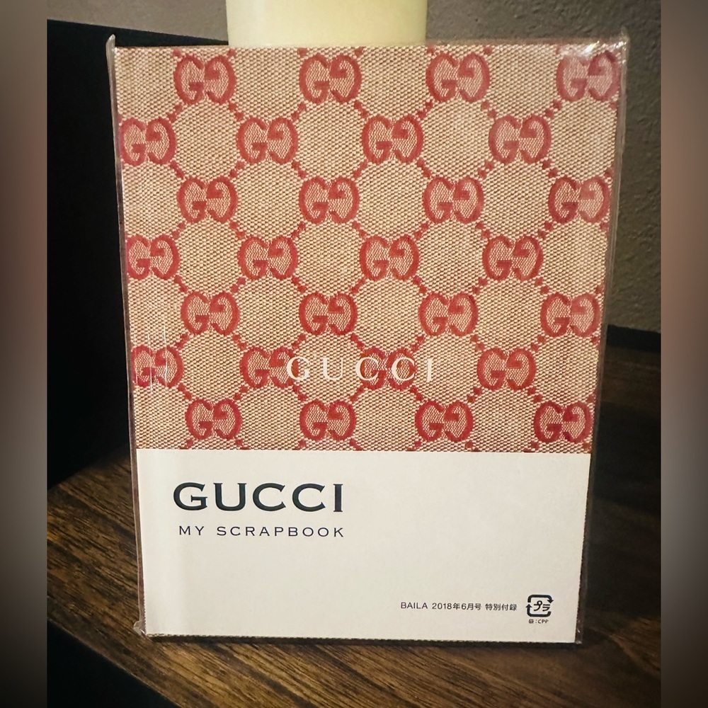 NEW GUCCI My Scrapbook with Red Beige Canvas Cover Monogram GG Design